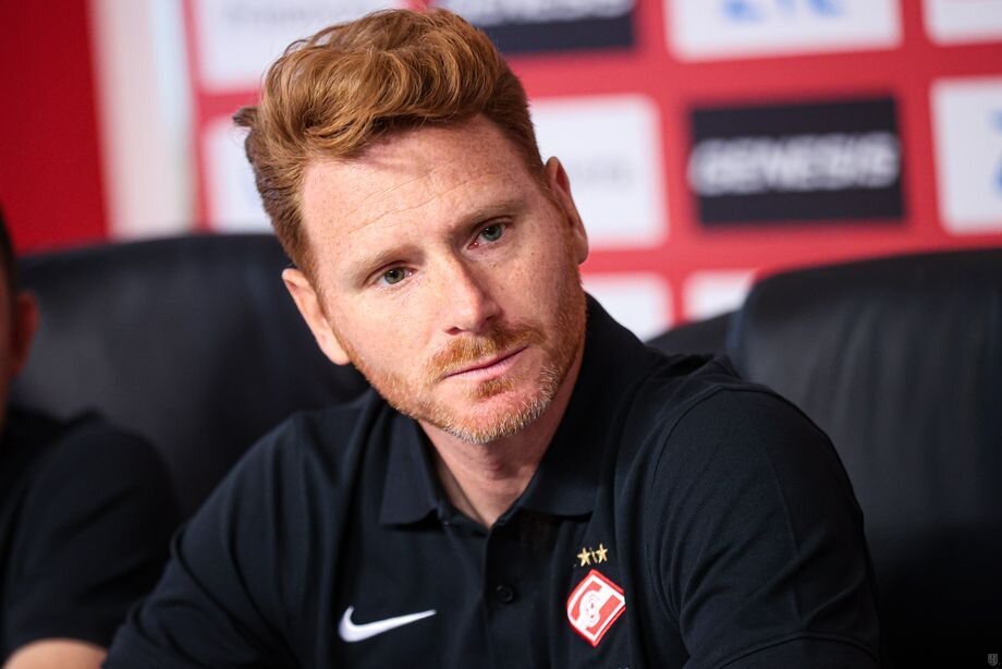 Главный тренер спартака по футболу. Кто тренер спартака. Каррера тренер спартака. Кто тренер спартака. Каррера тренер спартака.