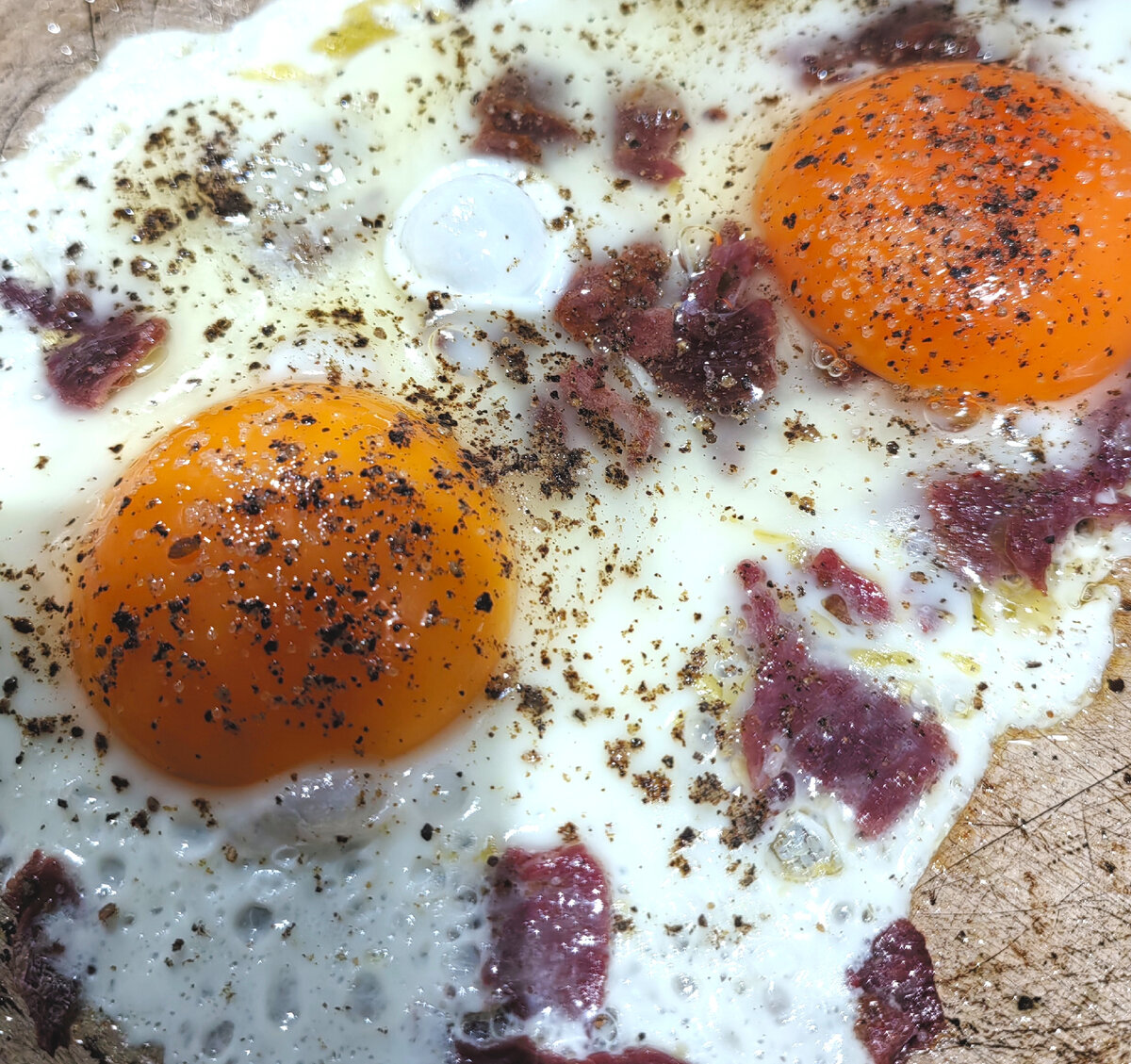 чем отличается яичница от глазуньи