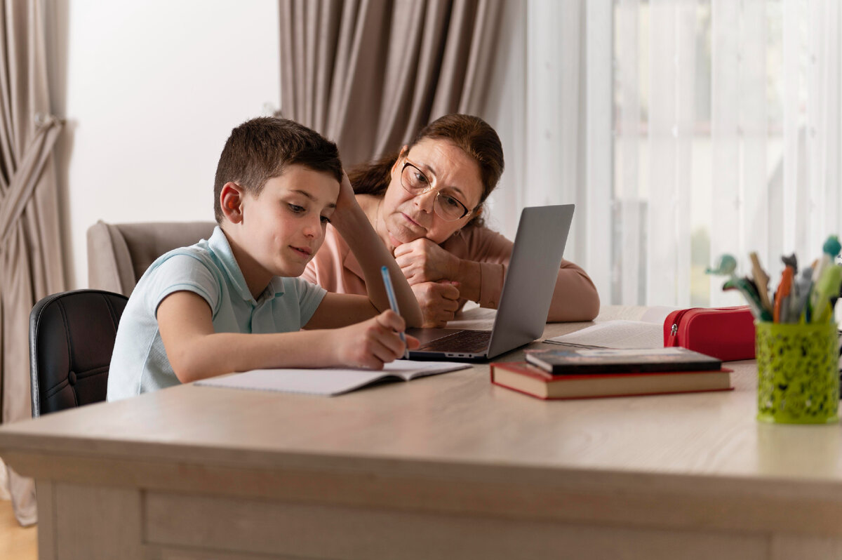 Фото, участвующее в оформлении статьи, взято из открытых источников интернета по свободной лицензии freepik.com