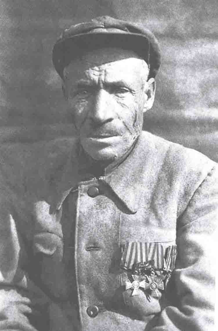    Кавалер двух Георгиевских крестов Иван Коновалов.