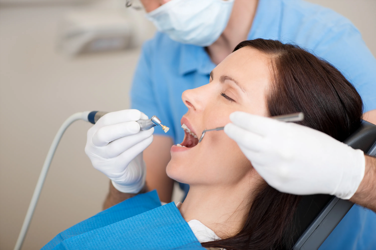 Восстановление полости рта. Профгигиена (ультразвук + Air-Flow). Зубы стоматология. Терапия стоматология. Профессиональная гигиена полости рта.