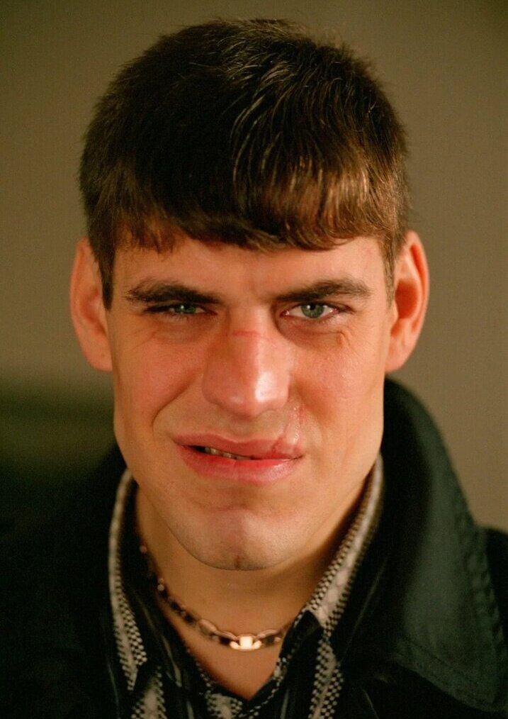 Уровень брутальность голоса звонившего: десять Саймонов из десяти. Фото из Яндекс картинок для иллюстрации 