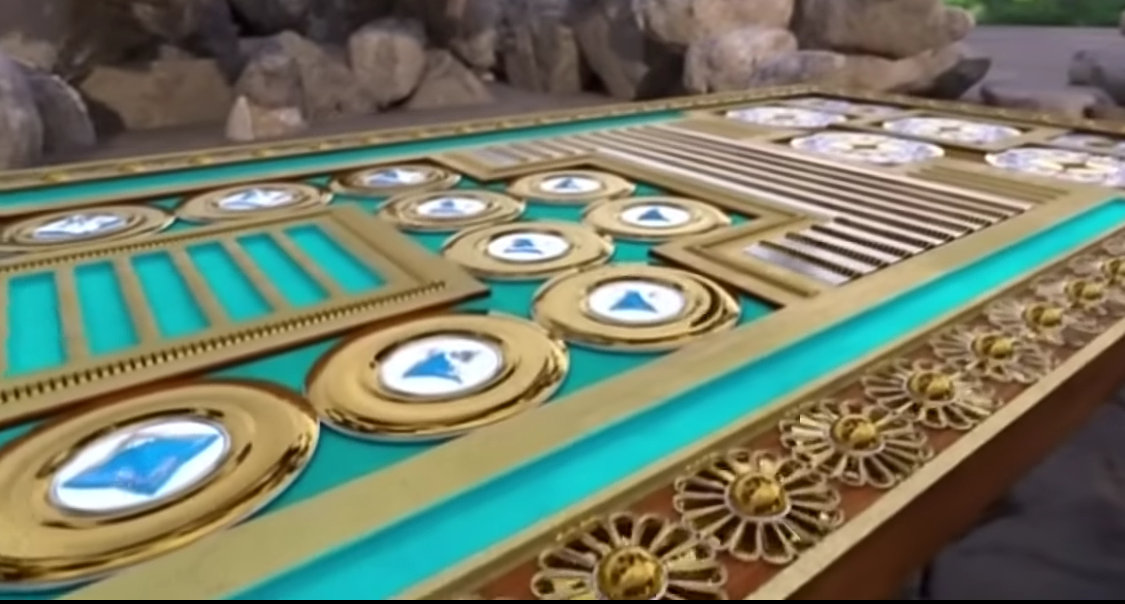 Настольная игра Минойцев. Кадр из фильма о раскопках Кносса.