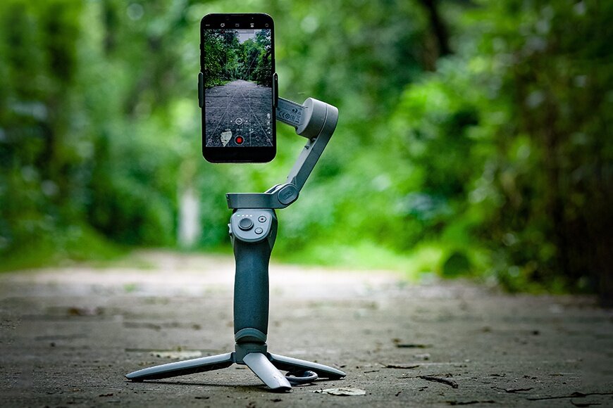    С помощью стабилизатора фото и видео будут качественнее. Источник: shotkit.com