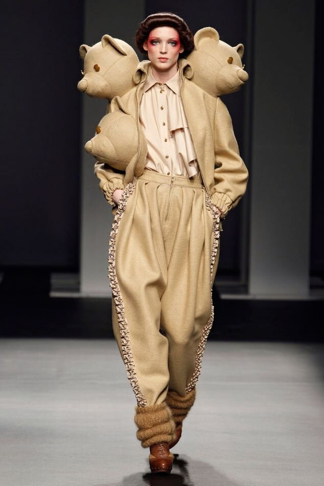 Дизайнер одежды. Fashion hobby clothes. Модельер дизайнер одежды. Модельер одежды. Стилист имиджмейкер.