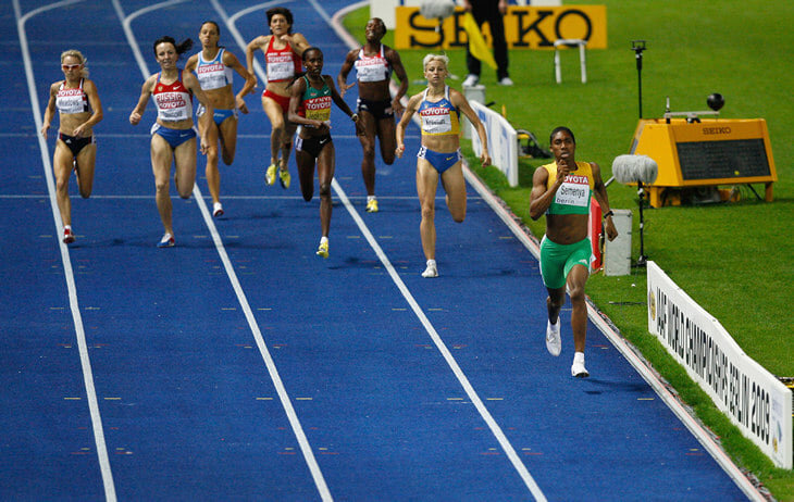 Спортивные люди. Мешает ли спорту. Маркус фили кроссфит. Профессиональные занятия спортом. Мешает ли спорту.