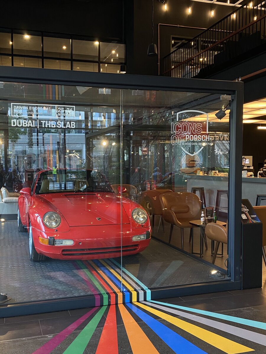 Фото автора канала. DRVN by Porsche Дубай.