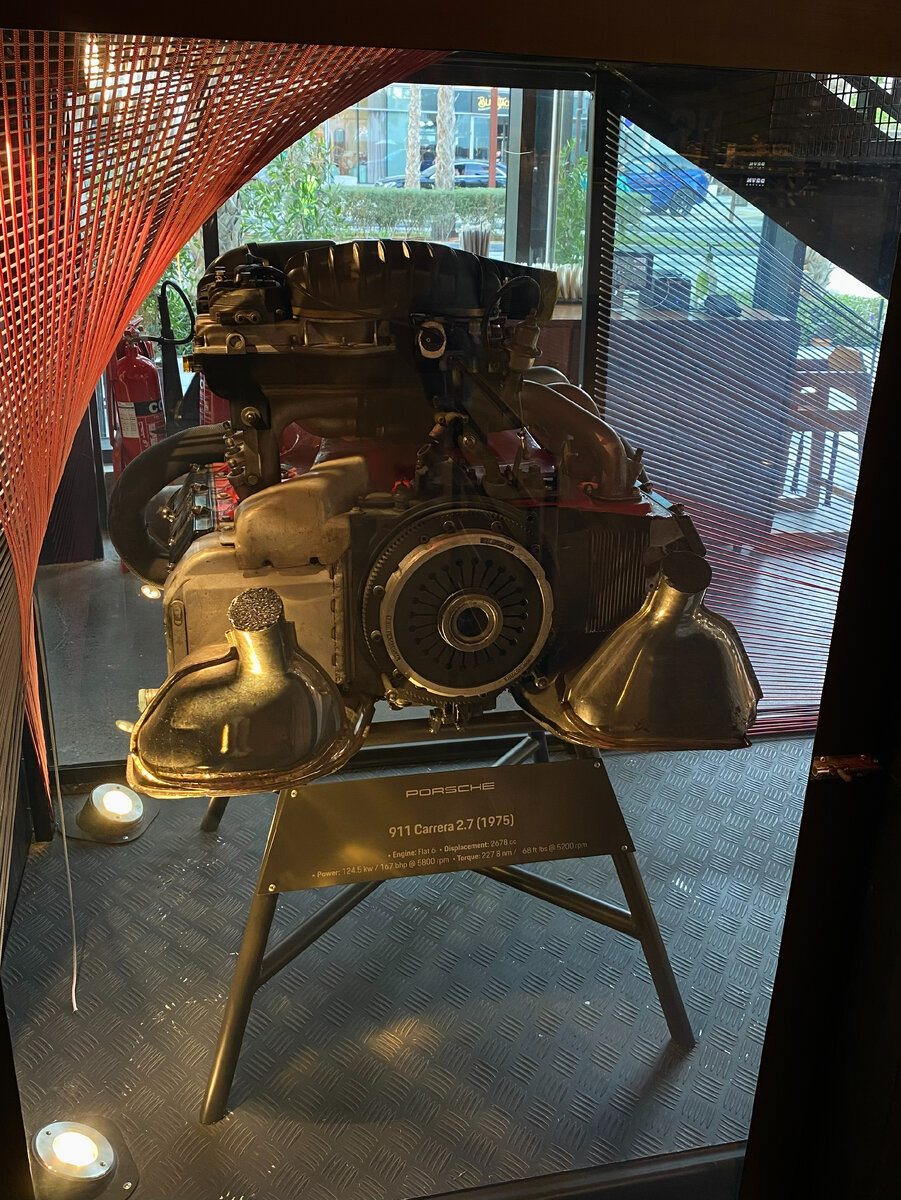 Фото автора канала. DRVN by Porsche Дубай.