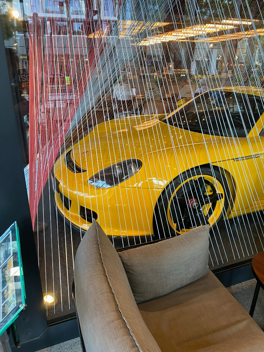 Фото автора канала. DRVN by Porsche Дубай.