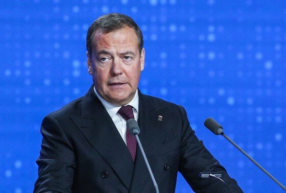    Дмитрий Медведев