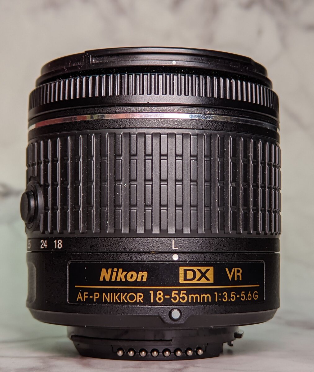 Объектив AF-P NIKKOR  18-55mm 1:3.5-5.6G VR. Фото автора.