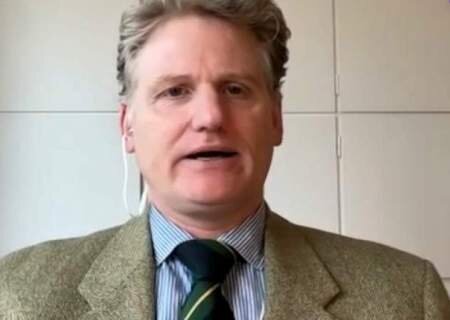    Немецкий политолог: Зеленский понимает, сколько вреда и горя причинил Украине, поэтому свои миллиарды будет тратить на Западе