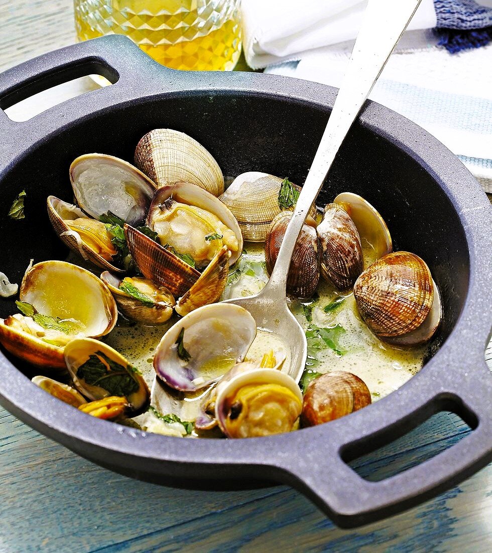 Столько везде разговоров о том, что Скорпион это самый сложный знак зодиакального круга. Ну позвольте не согласиться))  Разве остальные 11 знаков такие уж мягкие и пушистые?-4