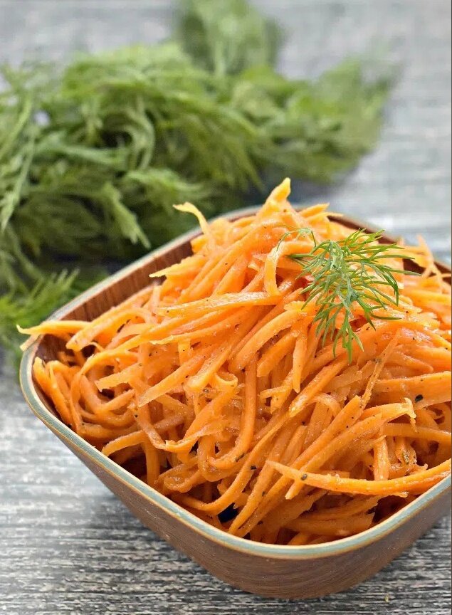 капуста корейская с морковью. пекинская капуста морковча. салат с болгарским перцем и морковью по-корейски. салмт тзсаежей капусты. салат капуста перец морковь по корейски.