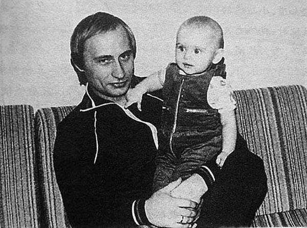Путин в молодости фото