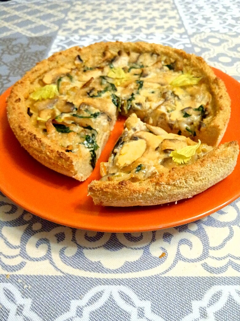 Киш с грибами на корже из цветной капусты   ✍️ рецепт в комментариях к статье