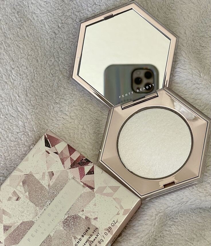 Хайлайтер Fenty Beauty Diamond bomb