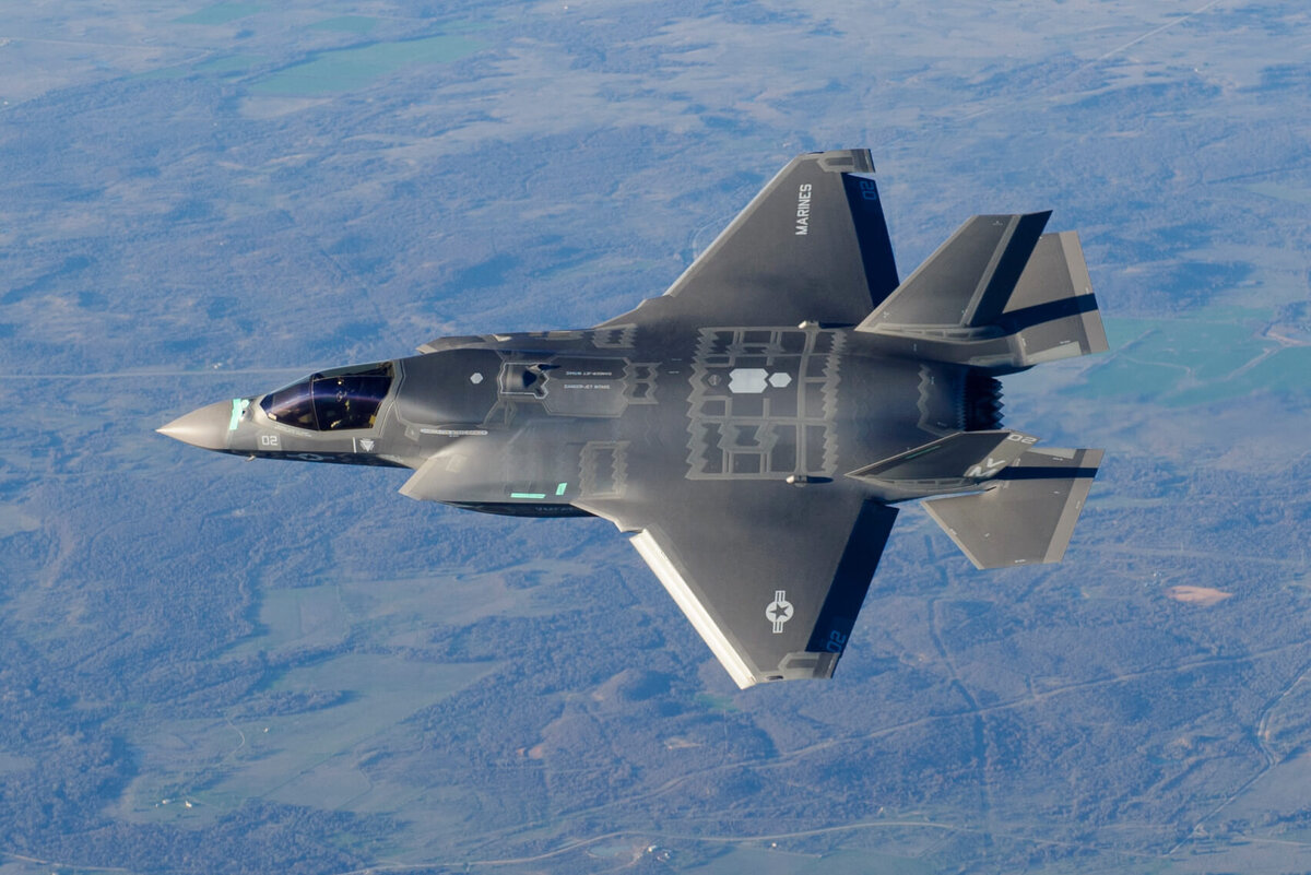 Самолёт свежего поколения от США.  фото: картинки  яндекса.