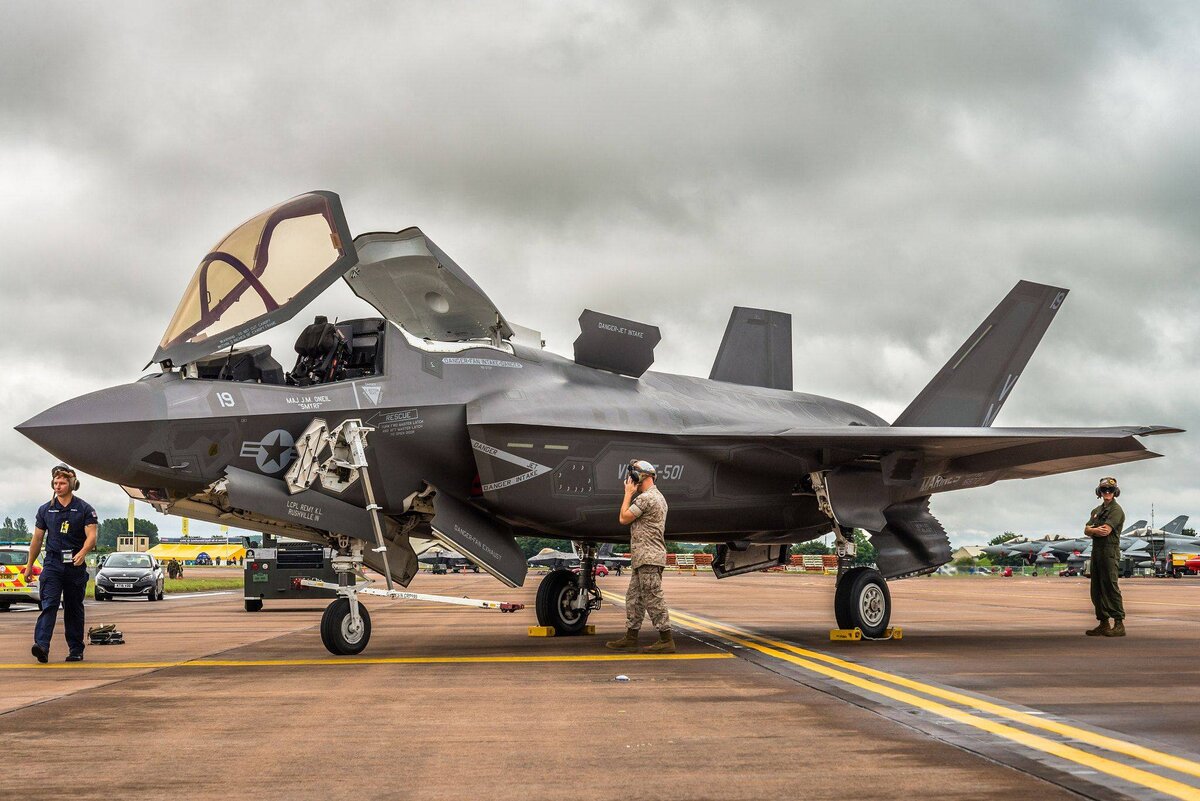  Главное  - обслуживать качественно самолёт.  фото: картинки  яндекса.