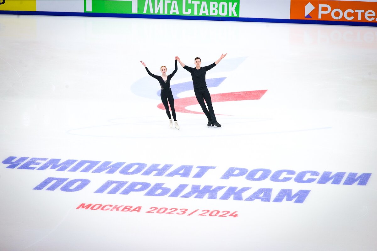 Олд бонни и олд фредди. Фнф хочешь покажу. Фнф хочешь покажу. Игра игра five nights at freddys 4. Файф найтс ат фредди.