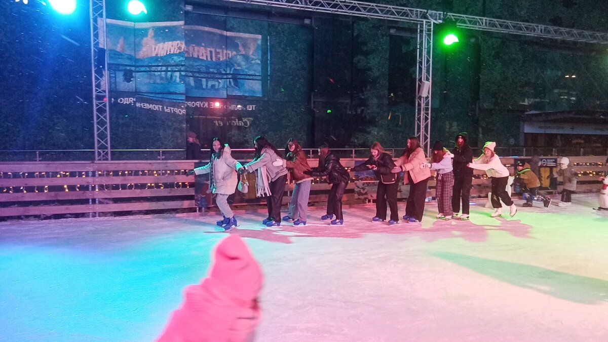 площади московских парков. площадь парка зарядье. фонтанная площадь в парке «сокольники». парк горького при собянине. парк горького москва площадь.