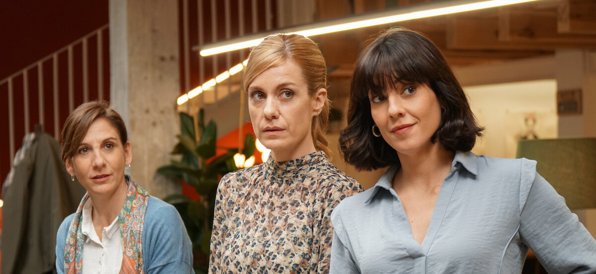 Женский актерский состав.