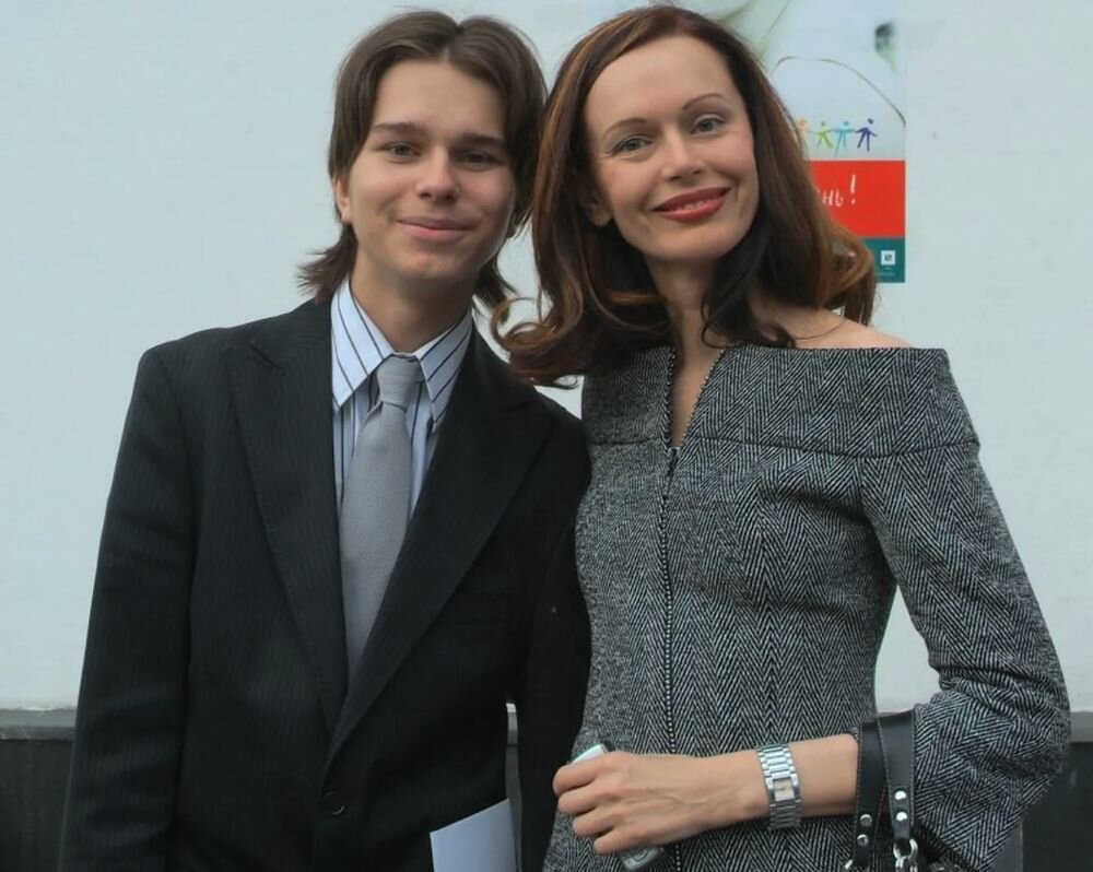 Ирина бахтура биография личная жизнь Почему у Андрея, сына Ирины Безруковой и Игоря Ливанова, нет могилы Вспомним стр