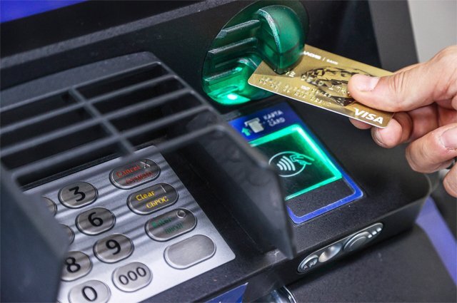    Как избежать скрытых списаний с банковской карты?