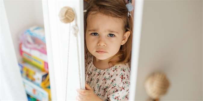 Дети интроверты по гороскопу. Какие дети живут в своем внутреннем мире и не нуждаются в большом обществе? / Фото: iStock.com