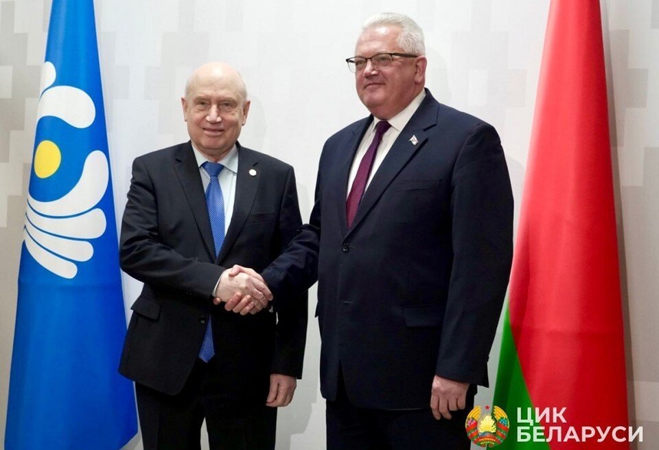 депутат может быть наблюдателем. наблюдатели в избирательном процессе. наблюдатель на выборах прикол. наблюдателем не может быть назначен. права наблюдателей на выборах.