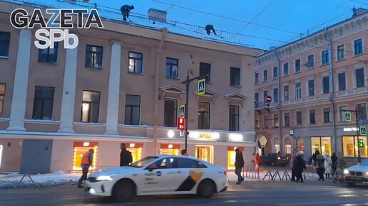 в питере рухнул дом на гороховой. в ннгасу рухнул потолок. обрушение здания на обводном канале спб. обрушилось здание красного треугольника. обвалившаяся штукатурка.
