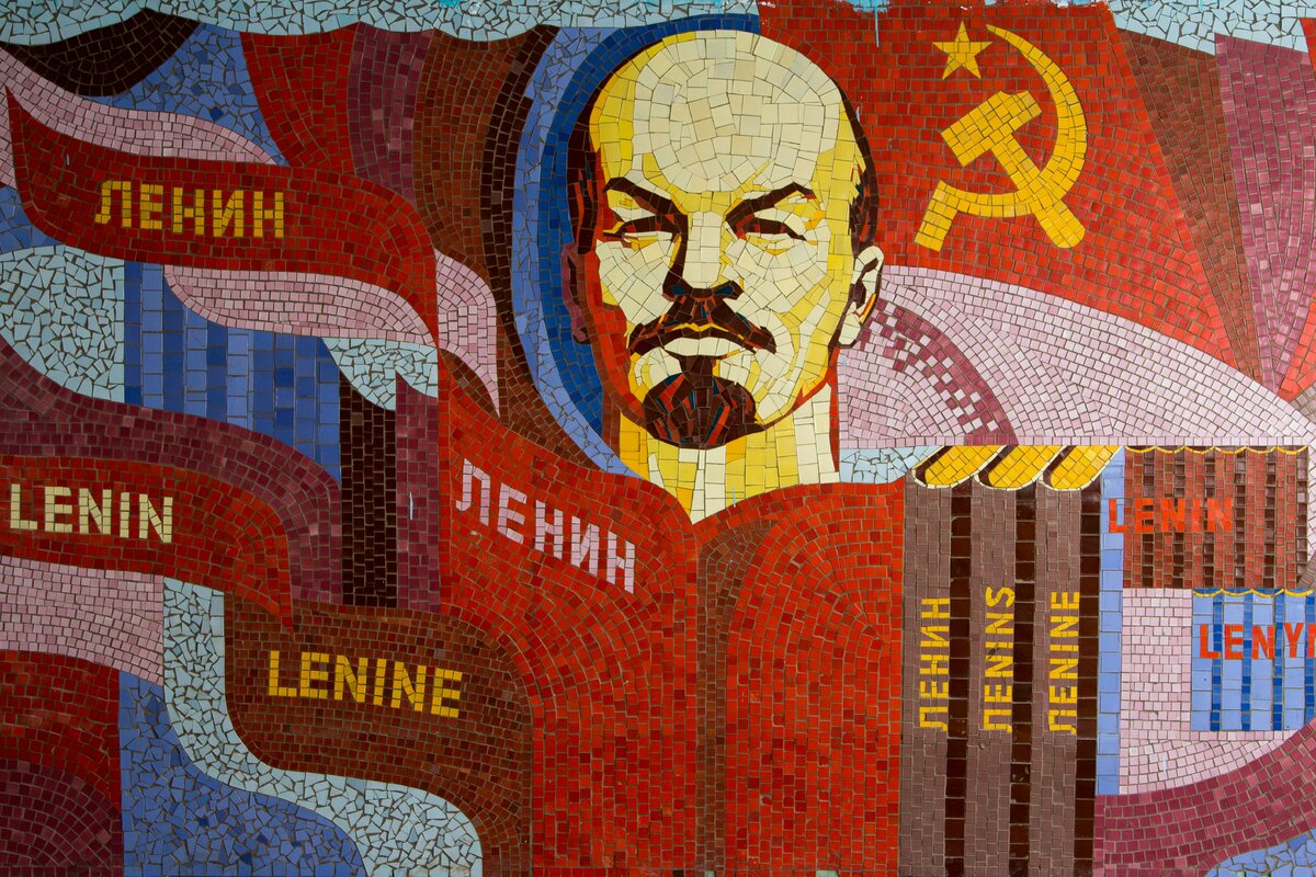     Секреты бальзамирования: как ученым удалось сохранить тело Ленина на целый век