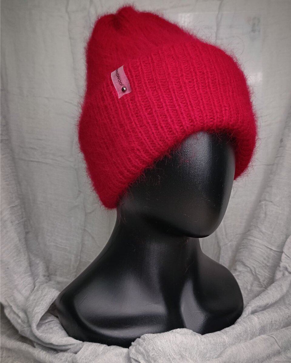 Состав: 70% пух ангорского кролика, 30% нейлон