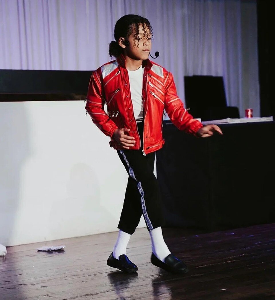    Кадр из фильма «Майкл»