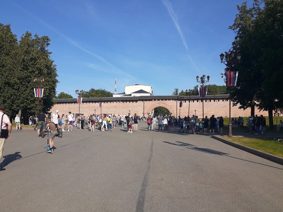 Шедший домой какое время. Стих из школы идем домой. Get up перевод. Притча о времени. Иду домой с работы.