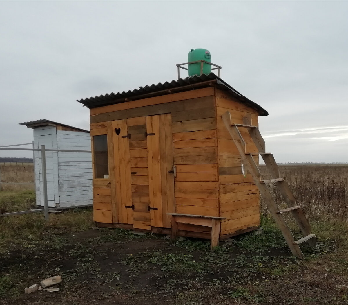 Дачный туалет и душ под одной крышей своими руками