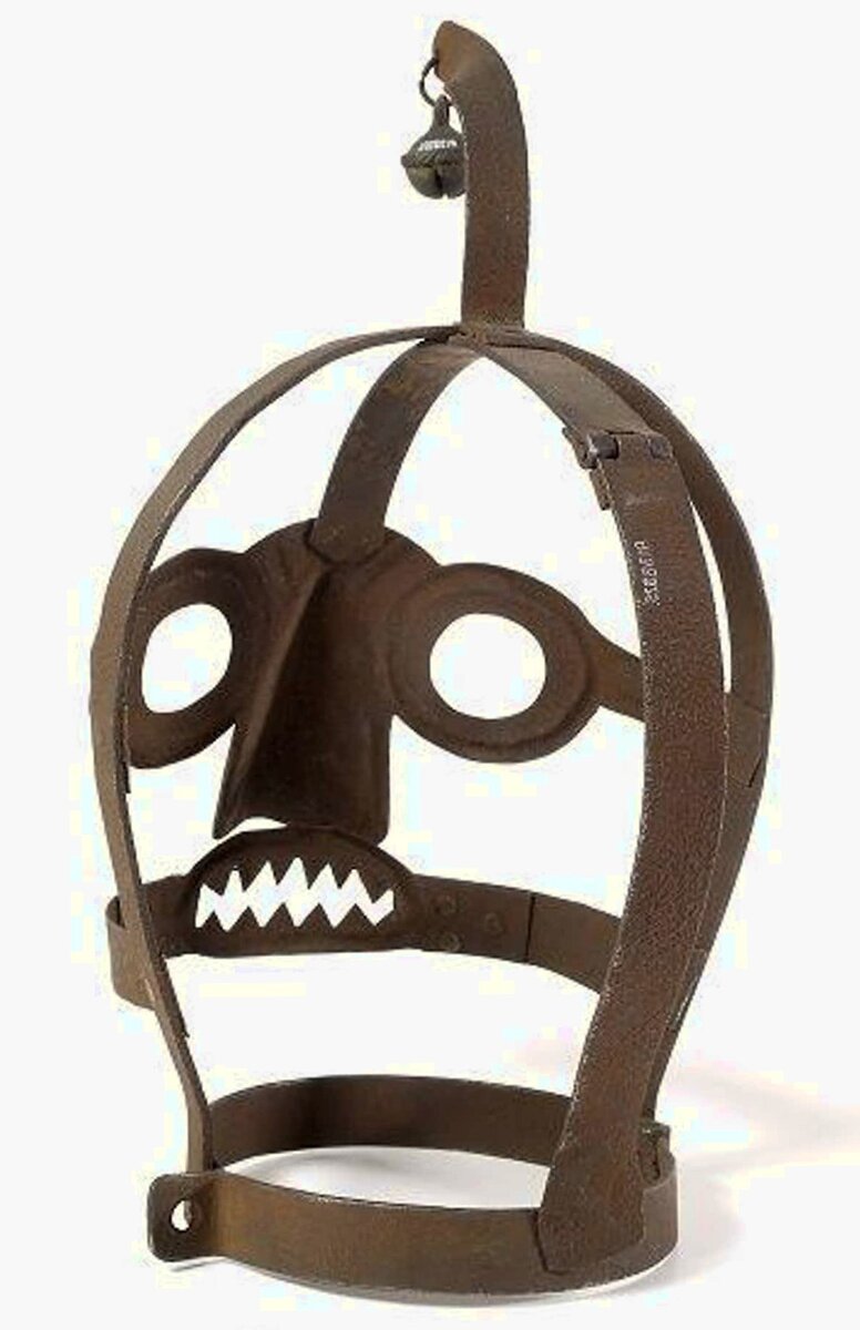 Так выглядела "ругательная уздечка"