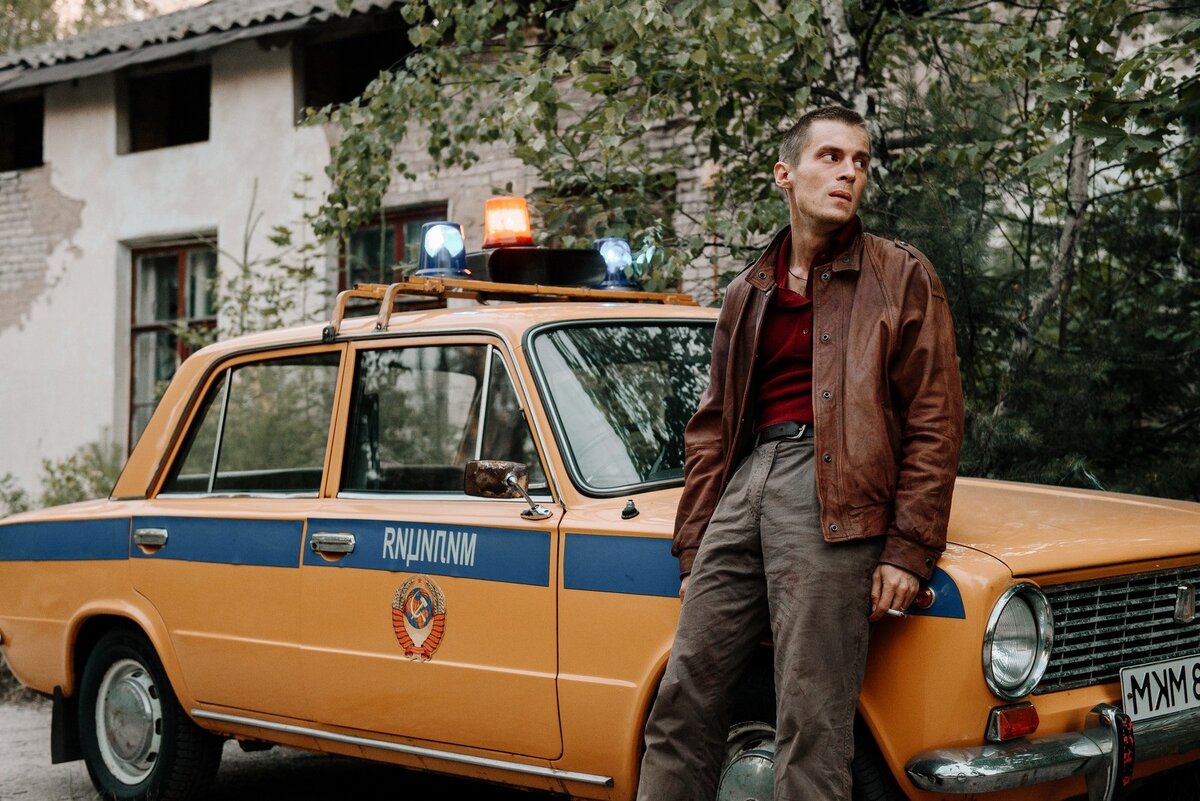 триллеры про убийц на реальных событиях. мерзлая земля фильм 2013. красивый плохой злой фильм 2019 лили коллинз. мерзлая земля 2013. триллеры про убийц на реальных событиях.