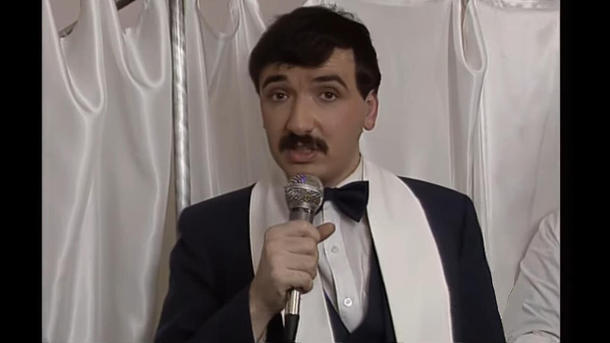     Евгений Хаит Анастасия Романова
Актёр Евгений Хаит в телепередаче "Джентльмен-шоу"Kinopolus/youtube.com