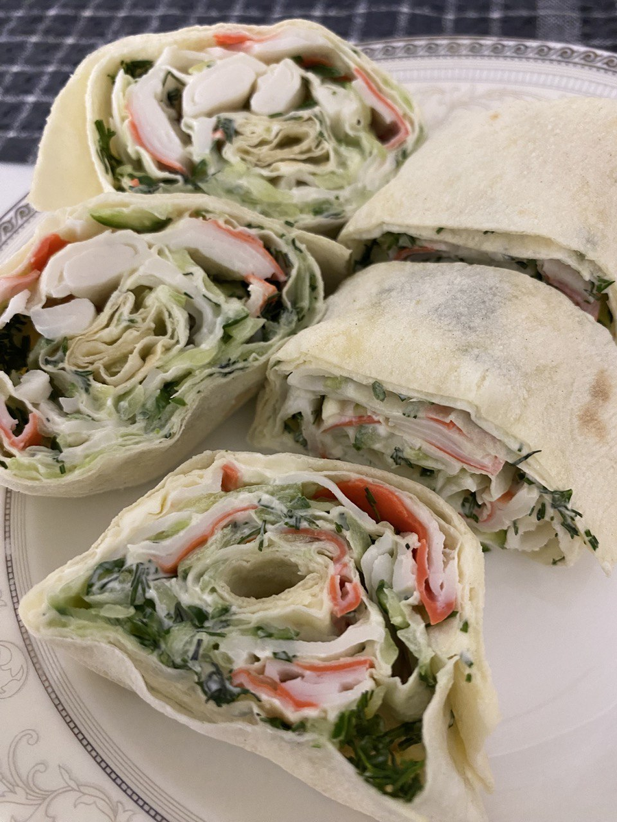 Быстрая закуска - рулетики с крабовым мясом
