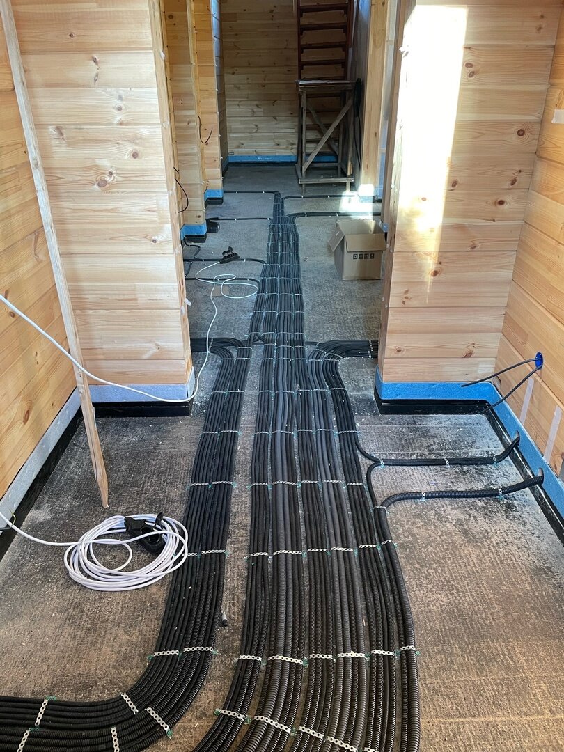 Черновая электрика в доме из бруса