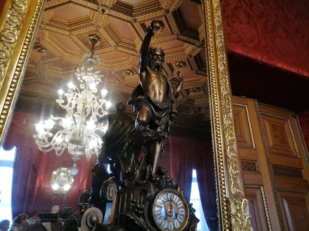 Зеркало в гостиной  Дворца Великого Князя Владимира Александровича ( Дом Ученых)