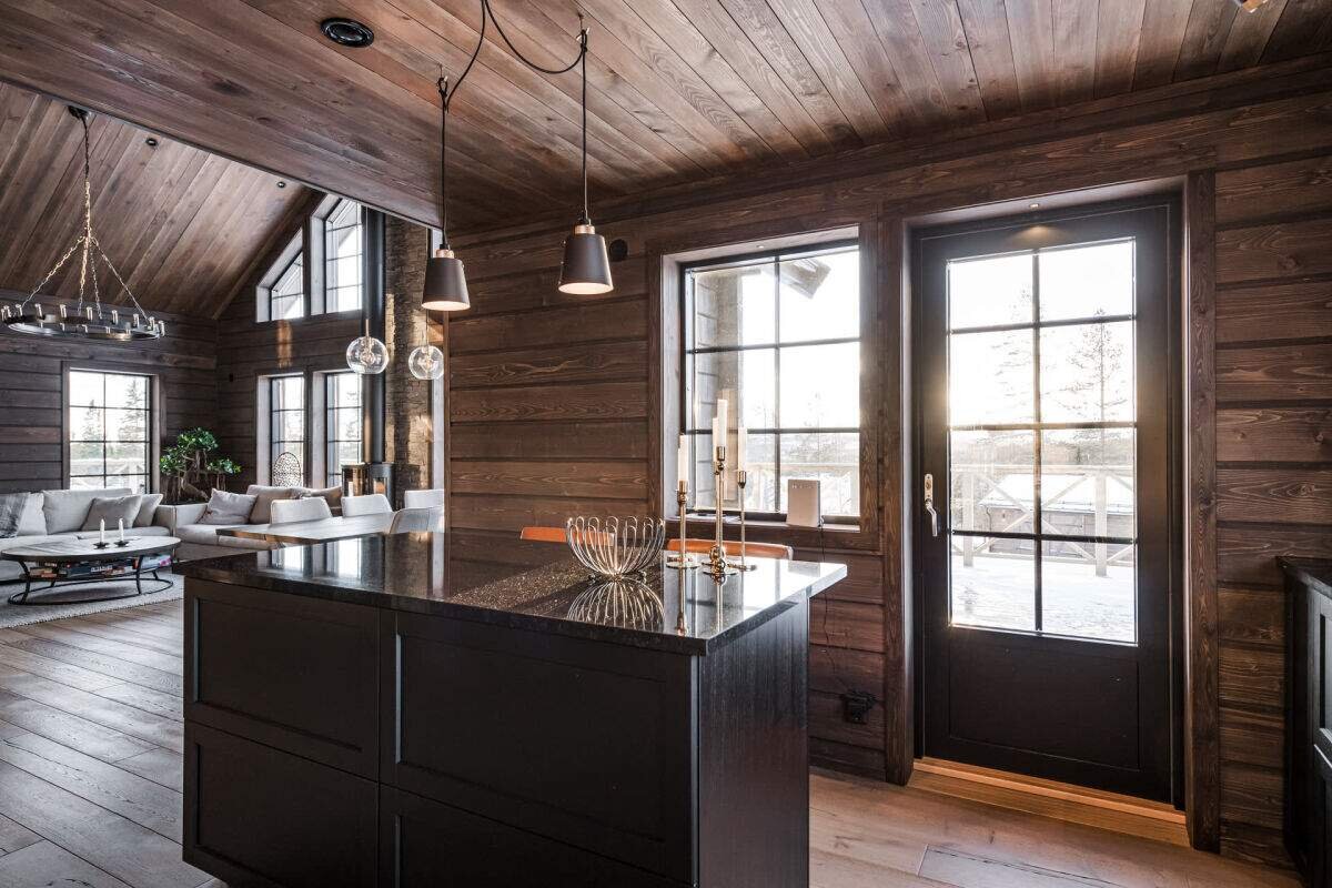 николай белоусов срубы. бани из оцилиндрованного бревна в стиле шале. проекты деревянных бань. баня из окоренного бревна под ключ. дом из оцилиндрованного бревна викинг.