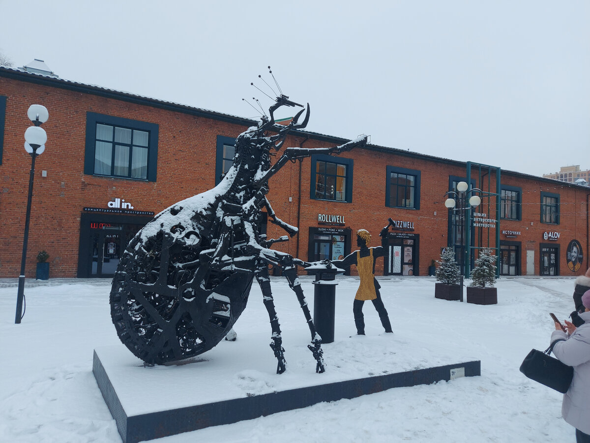 памятник блохе в туле. ликерка лофт тула блоха. памятник блохе в туле. блоха инфо тула тульские. памятник укрощение блохи.