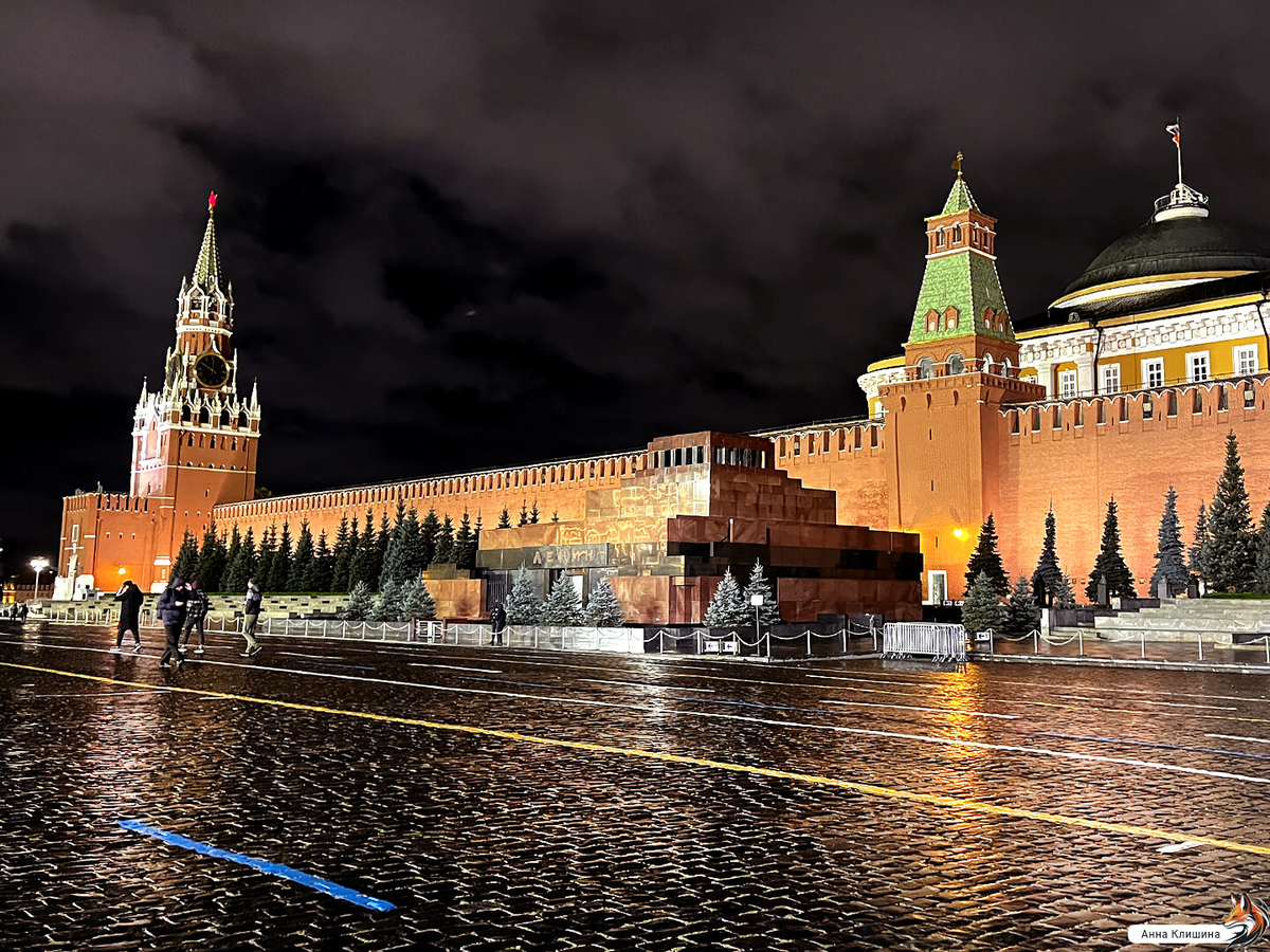 Как пройти в кремль в москве. Московский кремль и красная площадь схема. Кремль на карте метро. Экскурсия в кремль москва. Васильевский спуск схема.