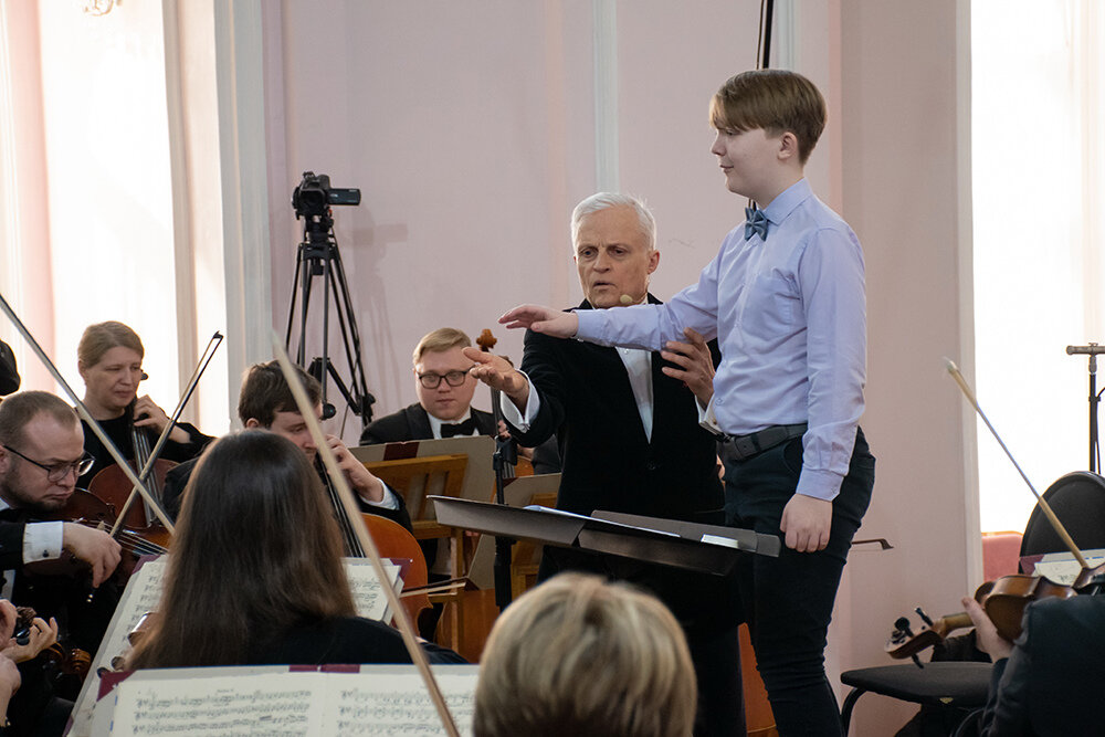 национальный академический оркестр народных инструментов осипова. дирижер народных инструментов. г владимир филармония. осипова. дирижер народных инструментов.