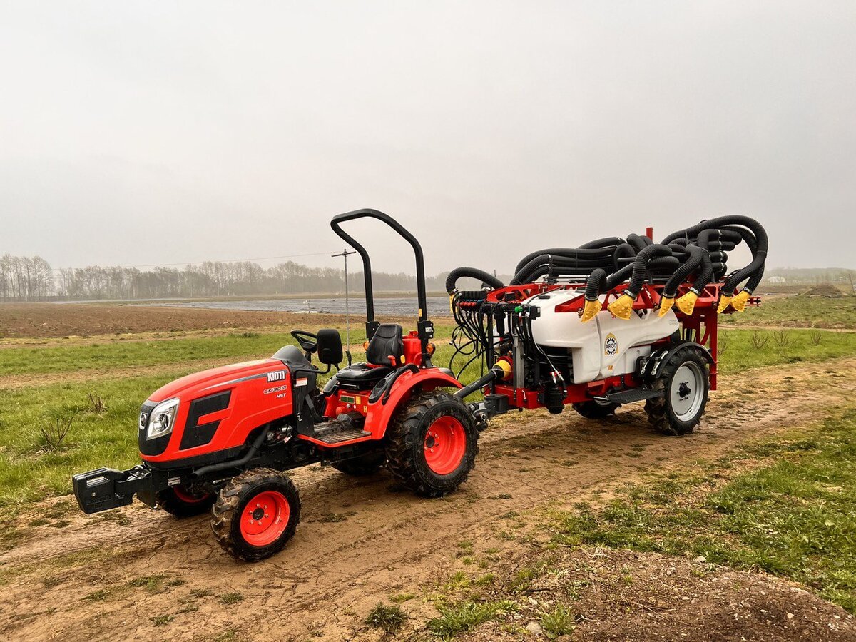 Опрыскиватель для ягоды в теплицах