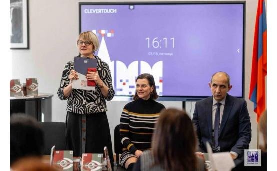 сайт переводящий текст с картинки. перевод. переводчик текста. переведите текст с английского на русский. Sweet dreams перевод песни.