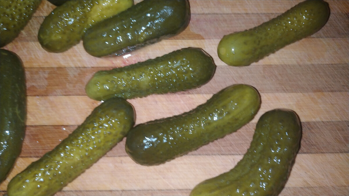 Огурцы маринованные 