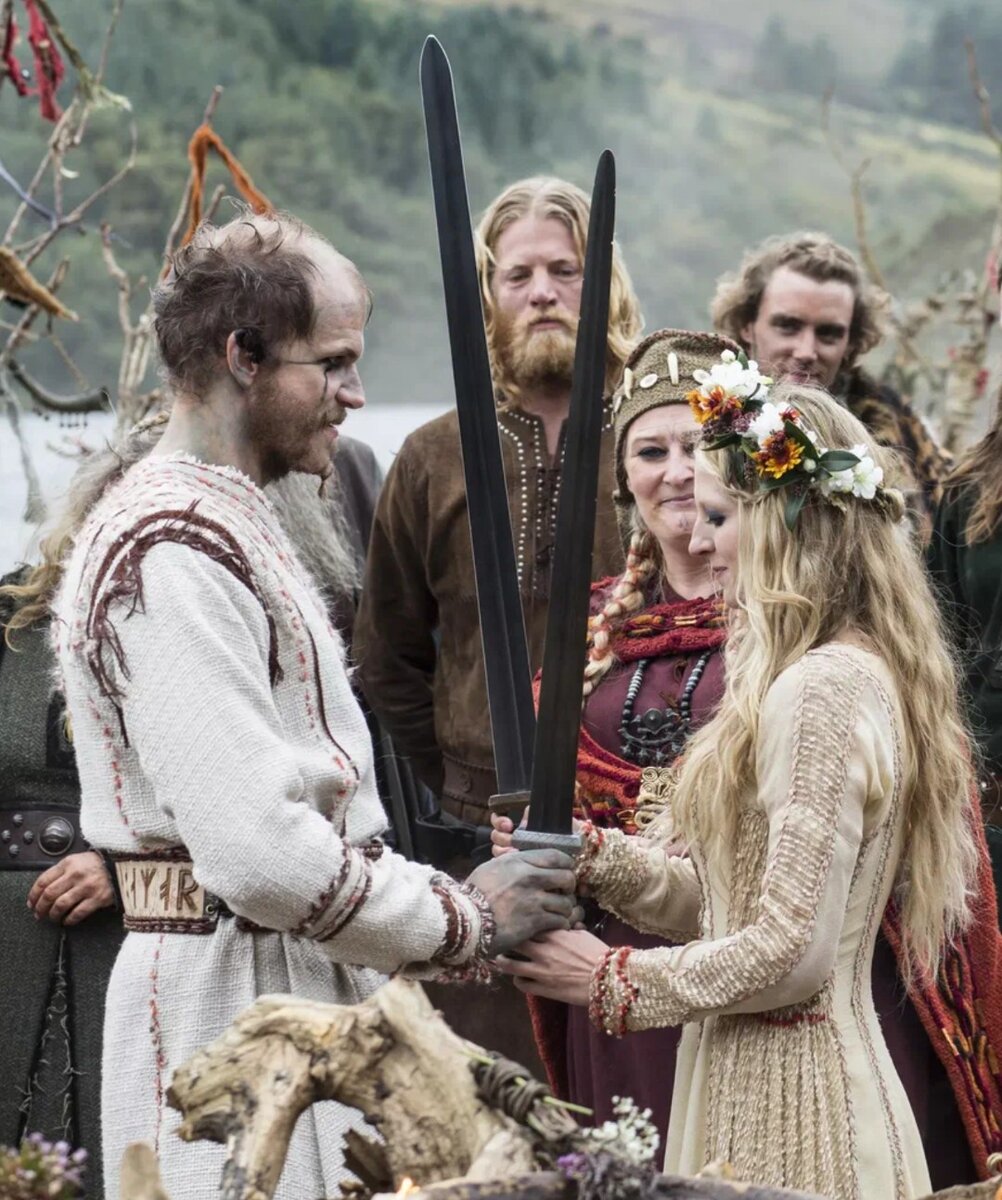 Галлы и кельты. Кельты одежда историческая. Древнегерманский воин. Древнегерманские имена. Кельтская семья.